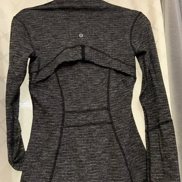 Lululemon sit-up jacket size 4 - Picture 2 of 8
